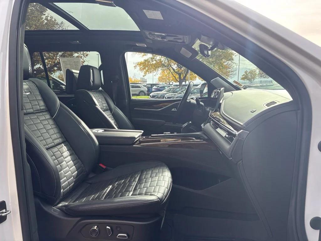 Used 2022 Crystal White Cadillac Sport Platinum image 29