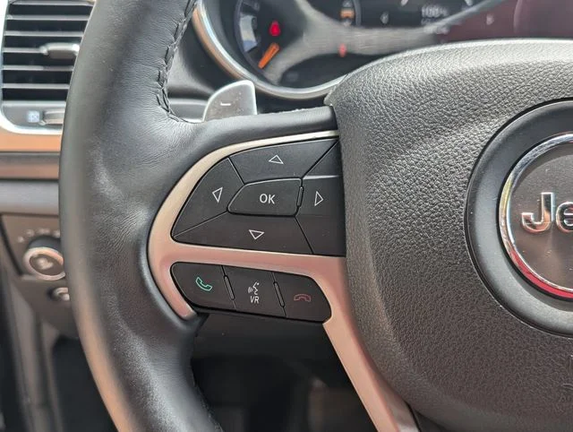 Used 2014 Brilliant Black Crystal Pearlcoat Jeep Laredo image 12