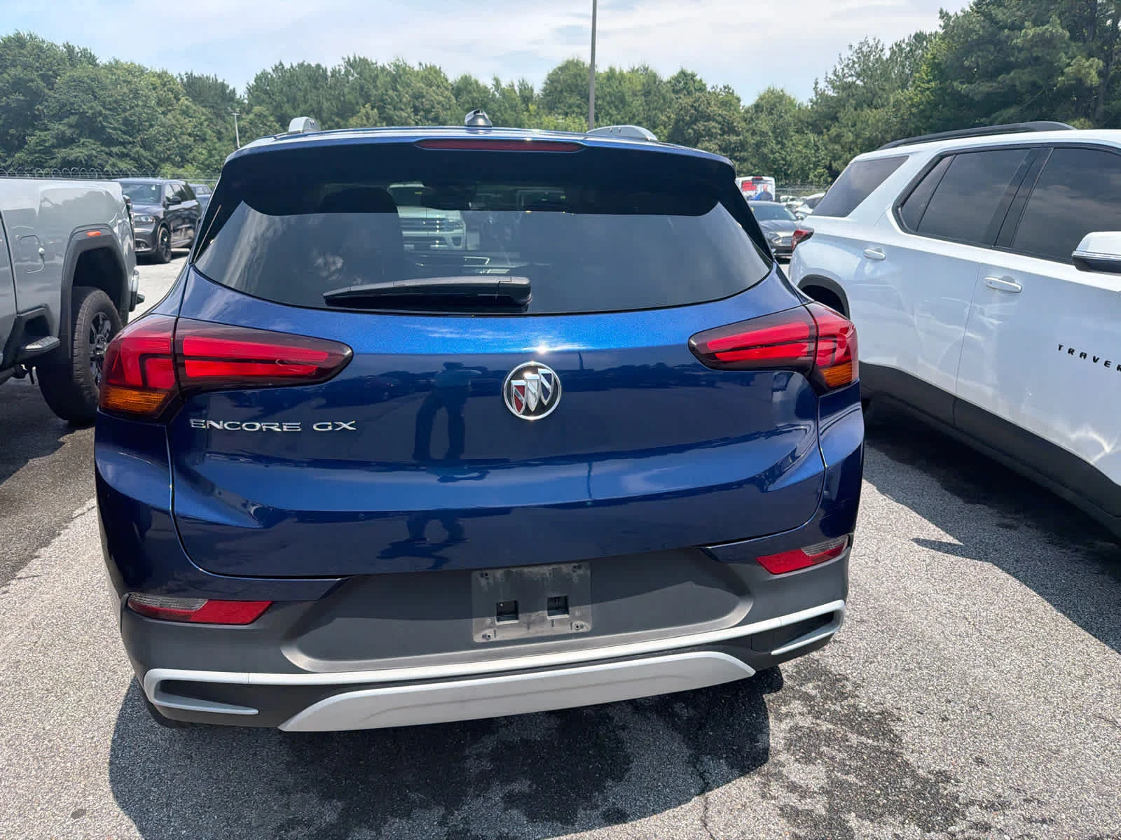 Used 2022 Sapphire Metallic Buick Select image 5