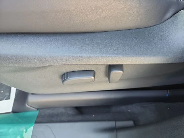 New 2026 ICE SILVER METALLIC Subaru Premium 8-Passenger image 12