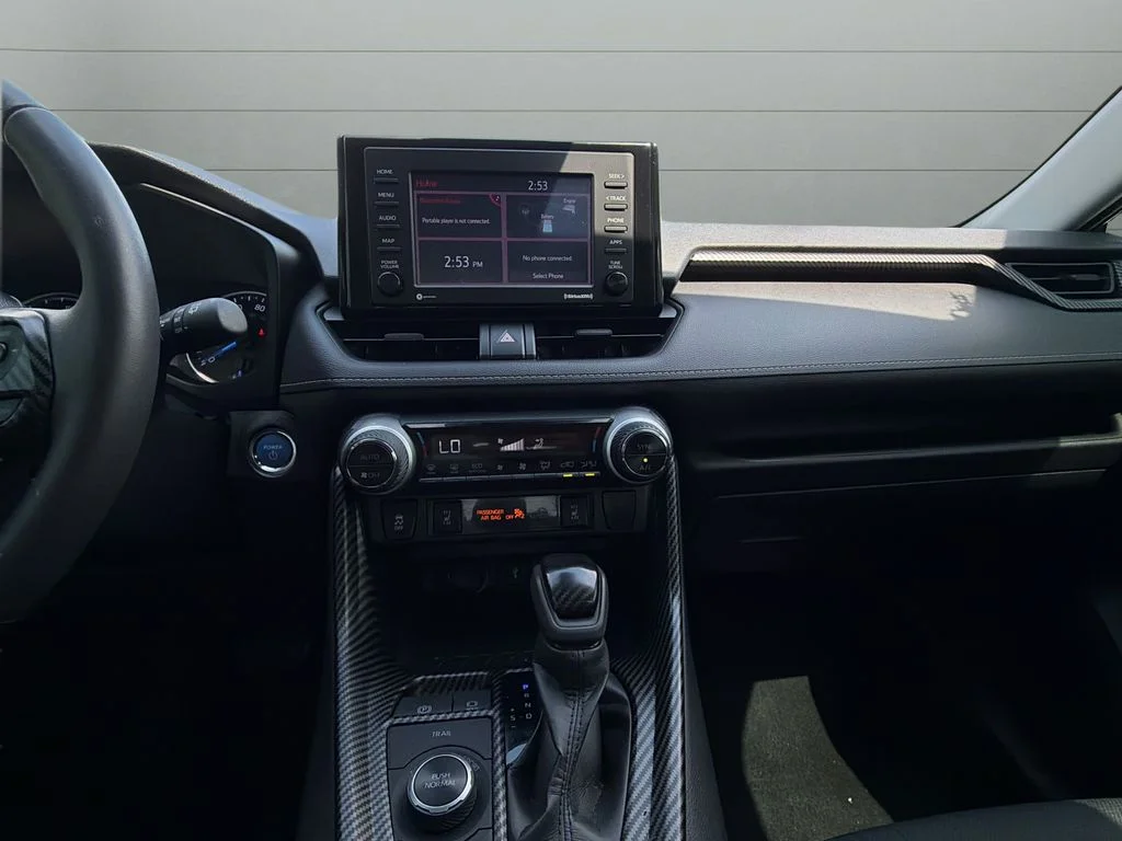 2021 Toyota RAV4 XLE - Photo 13