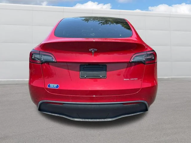 Used 2022 Red Tesla Long Range image 4