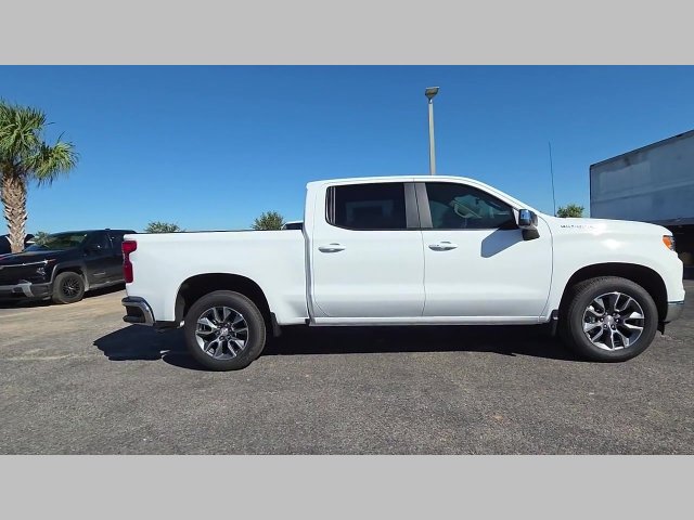 New 2026 Summit White Chevrolet LT image 17