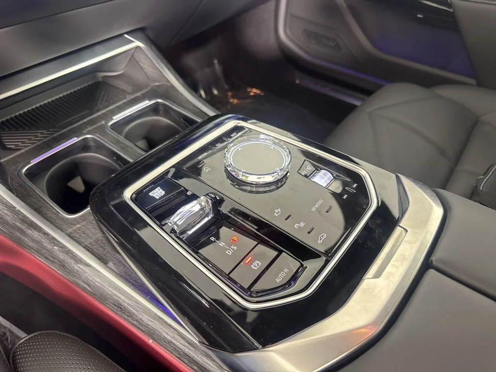 Used 2025 Black Sapphire Metallic BMW 740i xDrive image 17