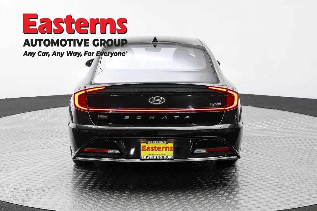 Used 2020 Black Hyundai Limited image 6