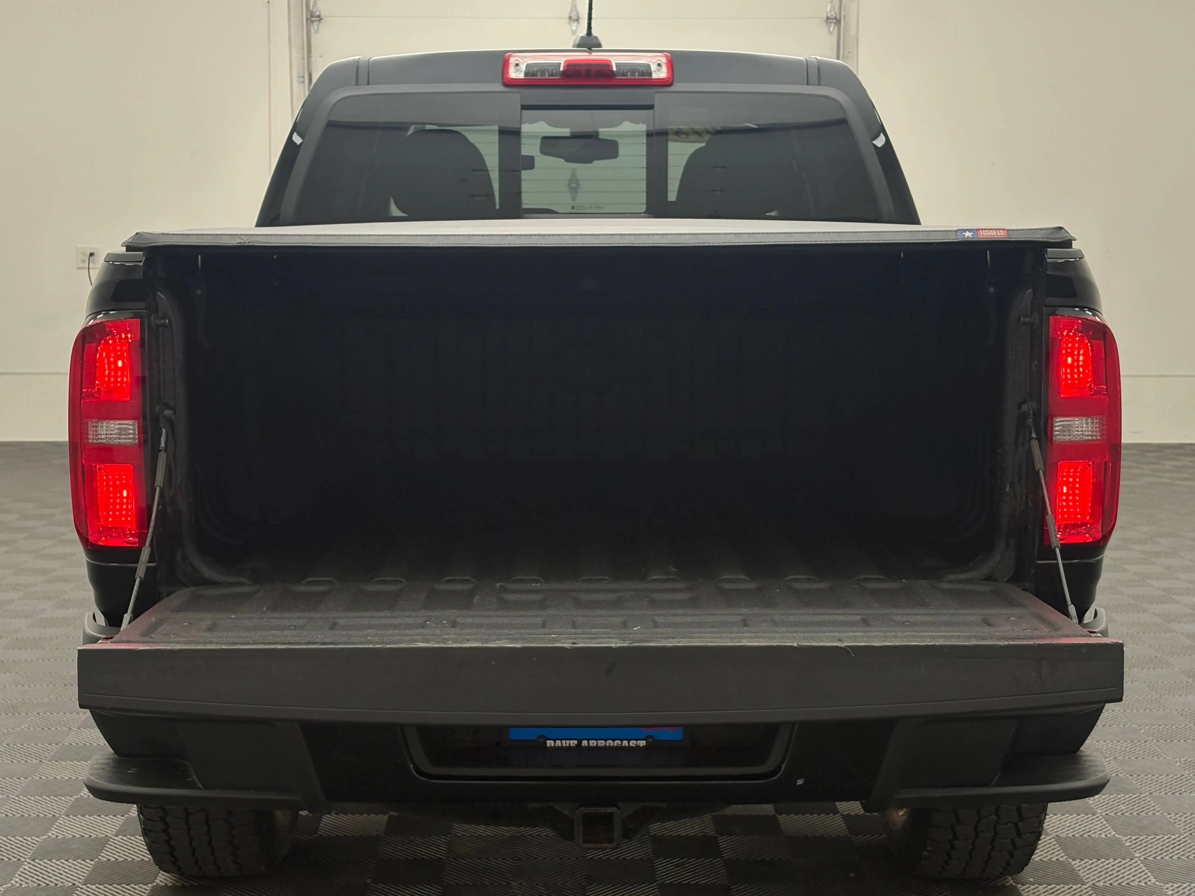 Used 2018 BLACK Chevrolet 4WD Z71 image 9