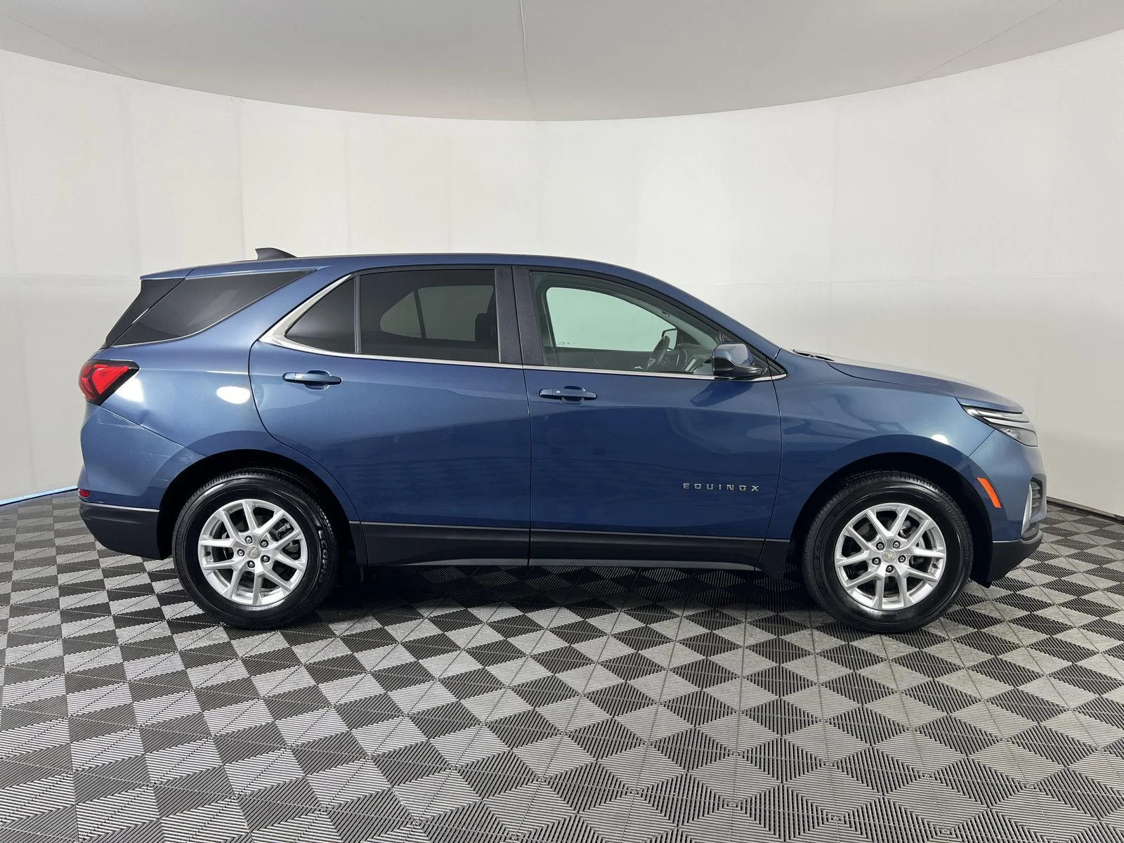 Used 2024 Lakeshore Blue Metallic Chevrolet LT image 23