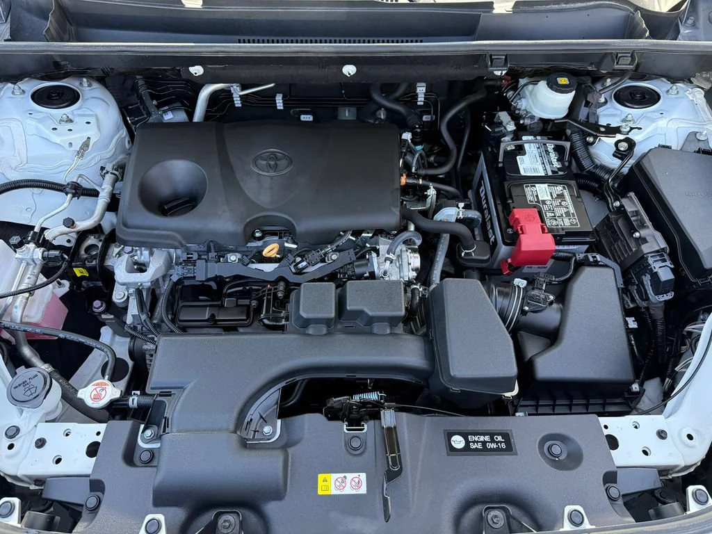 Used 2023  Toyota XLE Premium image 15