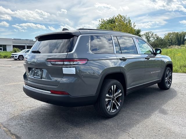 New 2027 Sting-Gray Clearcoat Jeep Limited image 2
