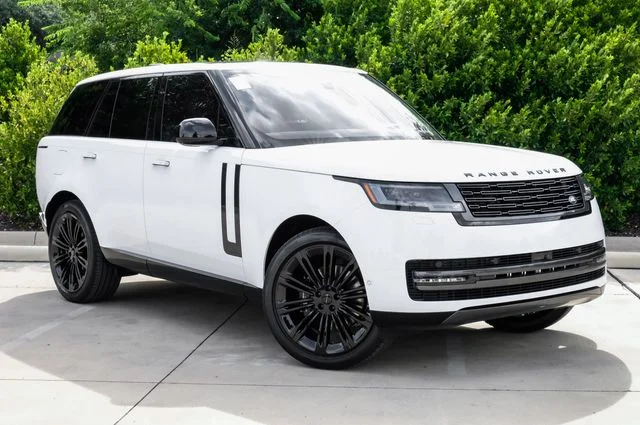 New 2026 Fuji White Land Rover SE image 7