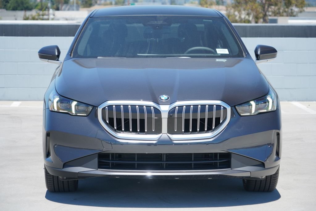 New 2026 Dark Graphite Metallic BMW 530i image 2