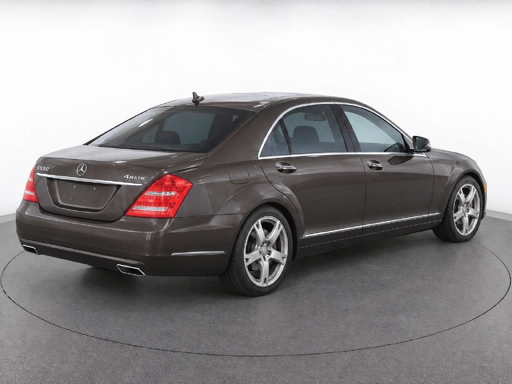 Used 2011 Brown Mercedes-Benz S 550 image 3
