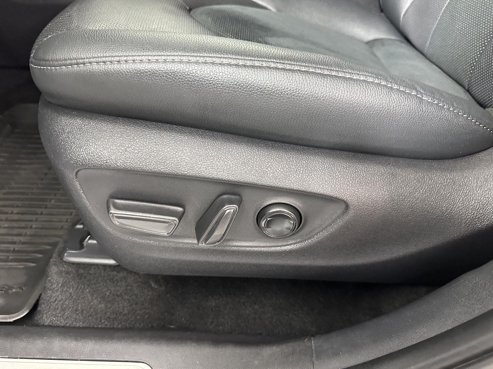 Used 2026 Wind Chill Pearl Toyota MAX Limited image 31