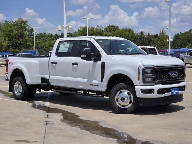 New 2026 Oxford White Ford F-350® XL image 2