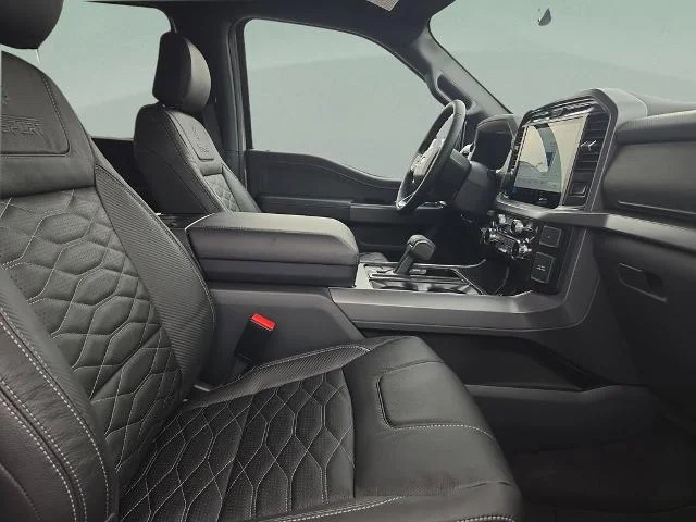 New 2025 Space White Metallic Ford XLT image 23