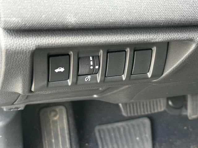 Used 2024 Gray Subaru Base image 27