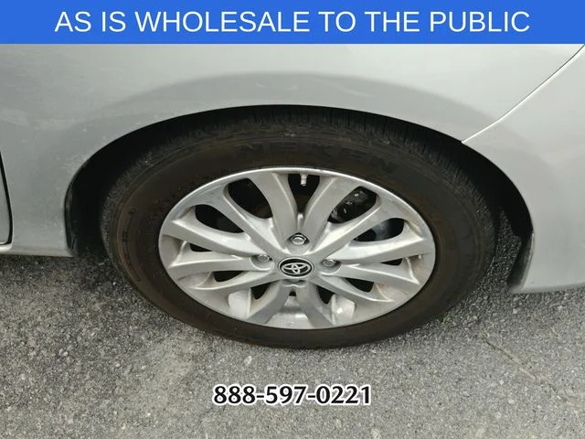 Used 2018 Silver Toyota LE image 6