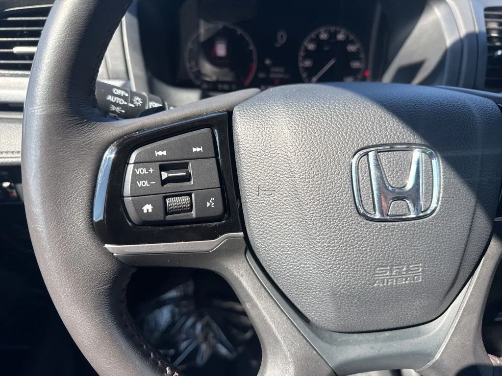 Used 2025 White Honda Sport-L image 17