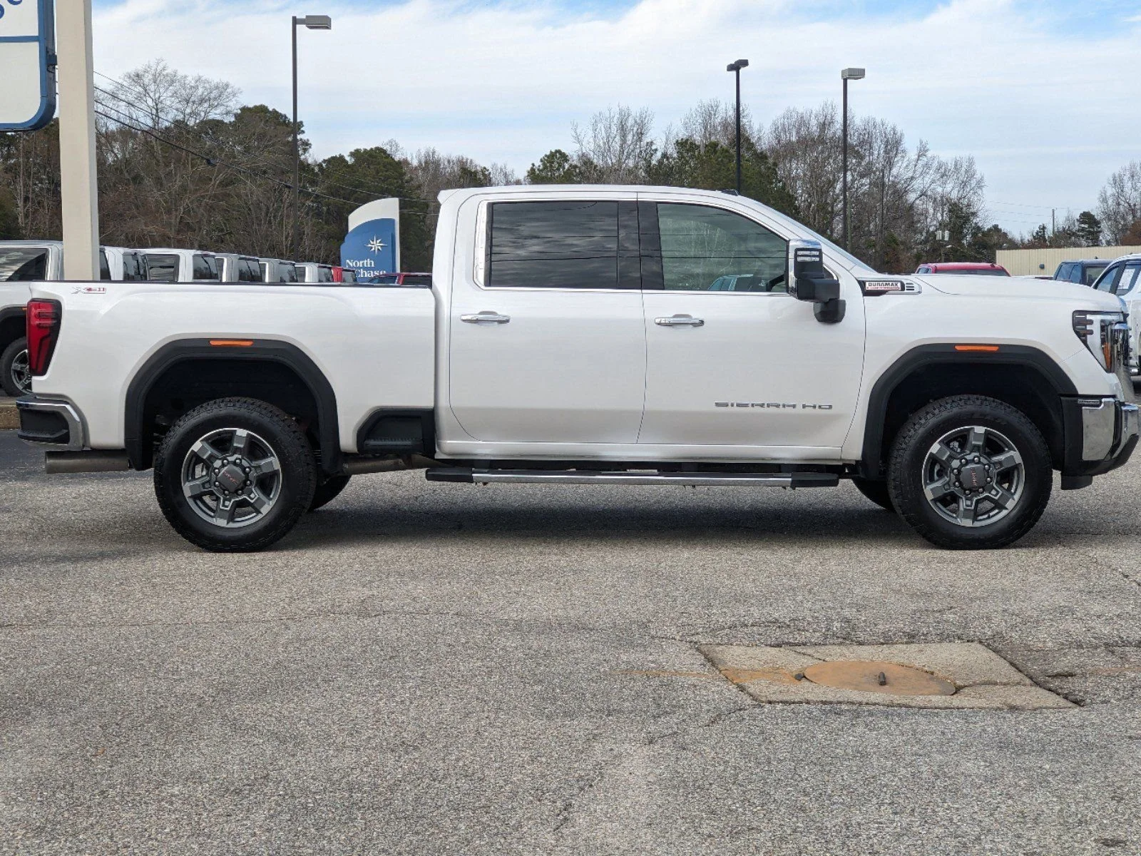 New 2025 White Frost Tricoat GMC SLT image 7