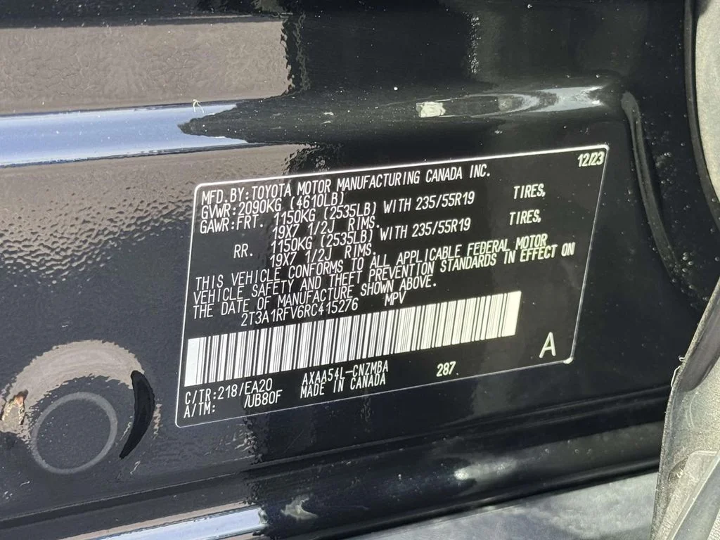 Used 2024 Black Toyota XLE Premium image 30