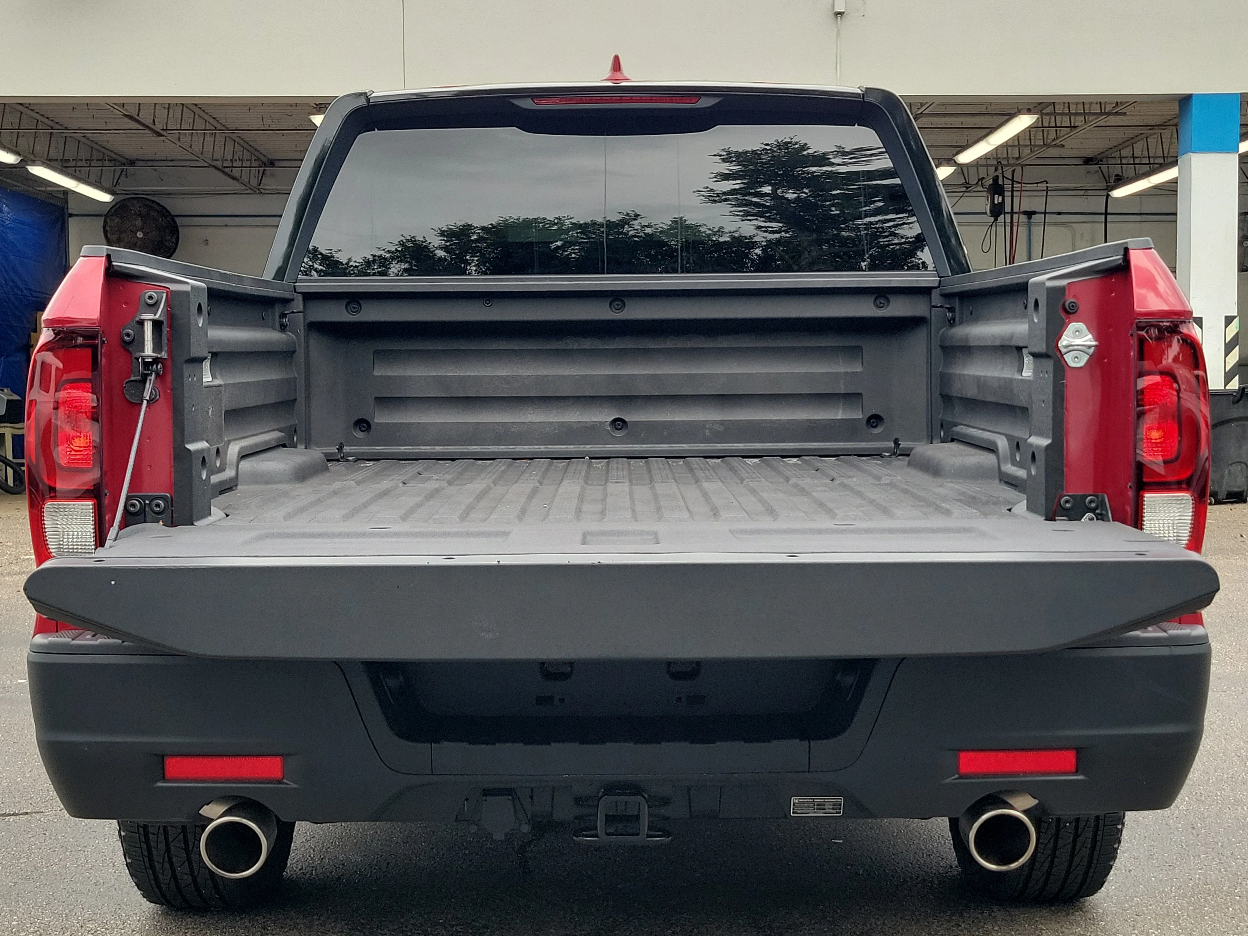 2025 Honda Ridgeline Sport - Photo 15
