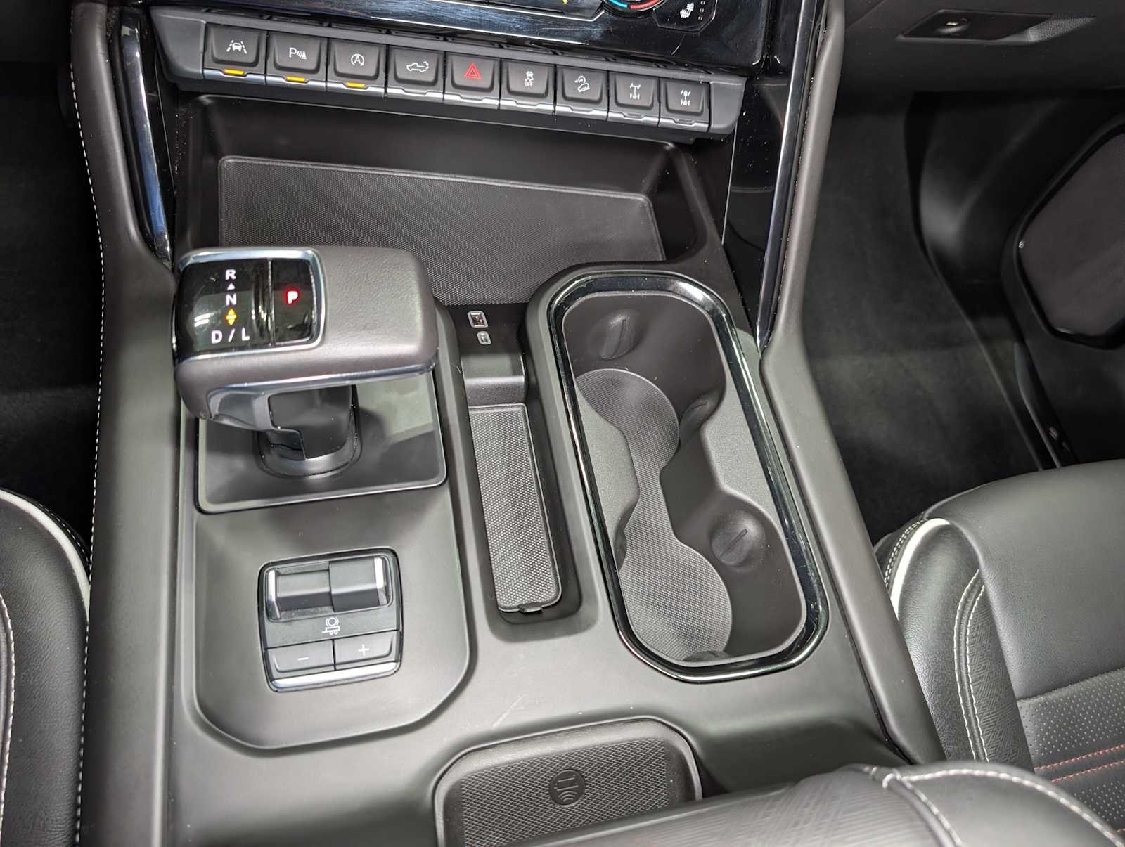Used 2022 Summit White GMC AT4X image 26