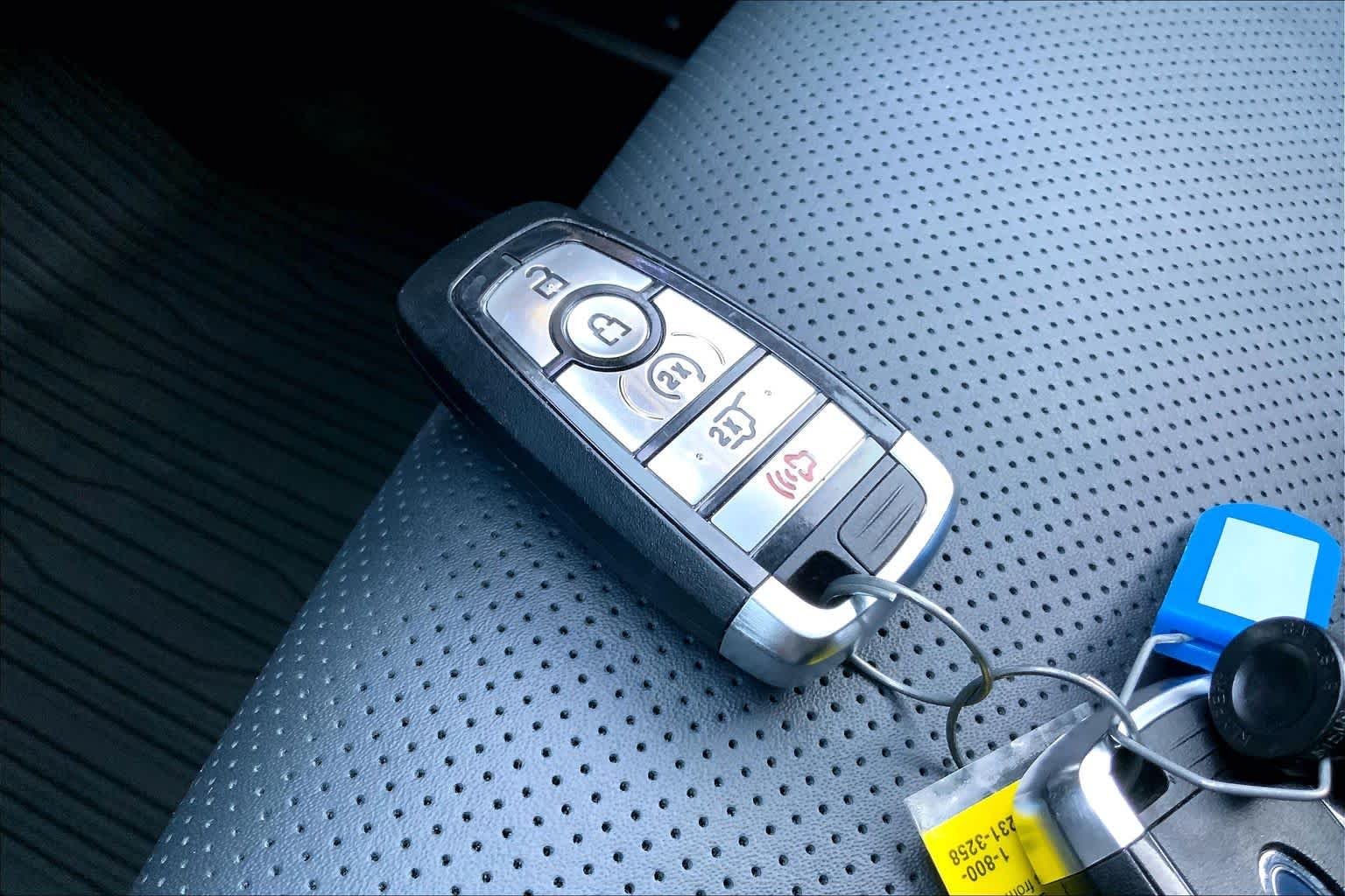 Used 2023 Iconic Silver Metallic Ford Platinum image 15