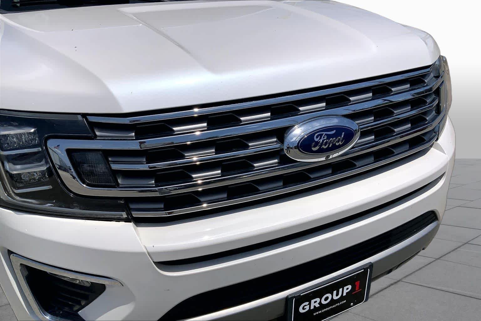 Used 2019 White Platinum Metallic Tri-Coat Ford Limited image 28