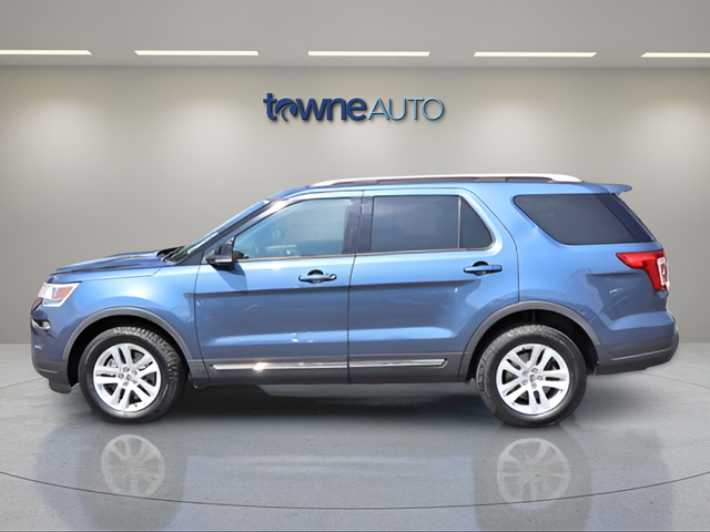 Used 2018 Blue Metallic Ford XLT image 4