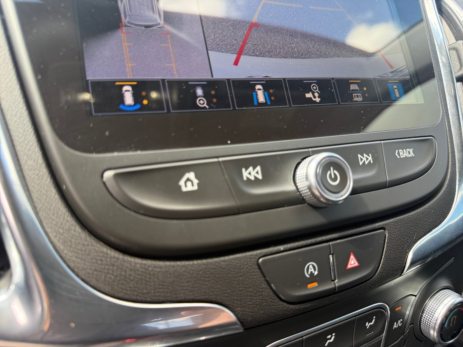 Used 2024 Summit White Chevrolet LT image 16
