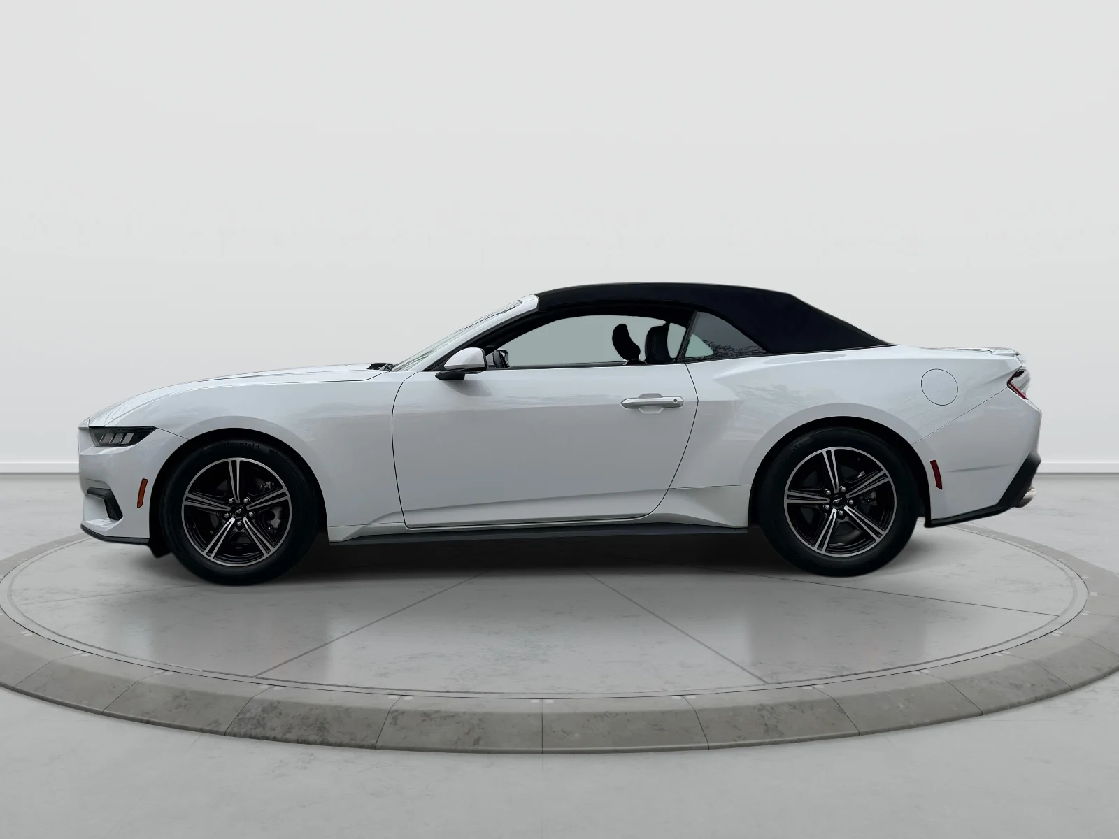 Used 2024 White Ford EcoBoost Premium image 4
