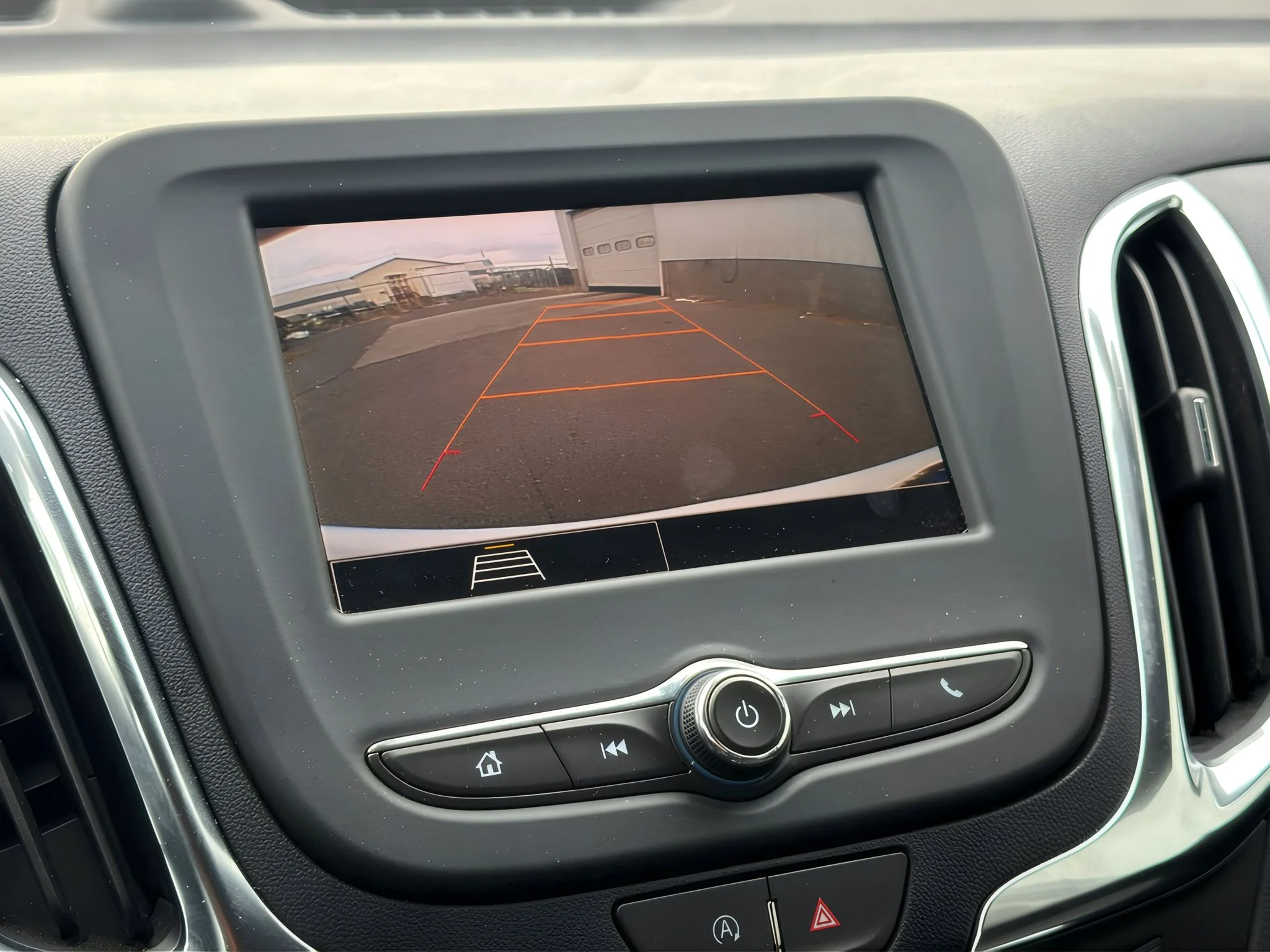 2024 Chevrolet Equinox LT - Photo 21