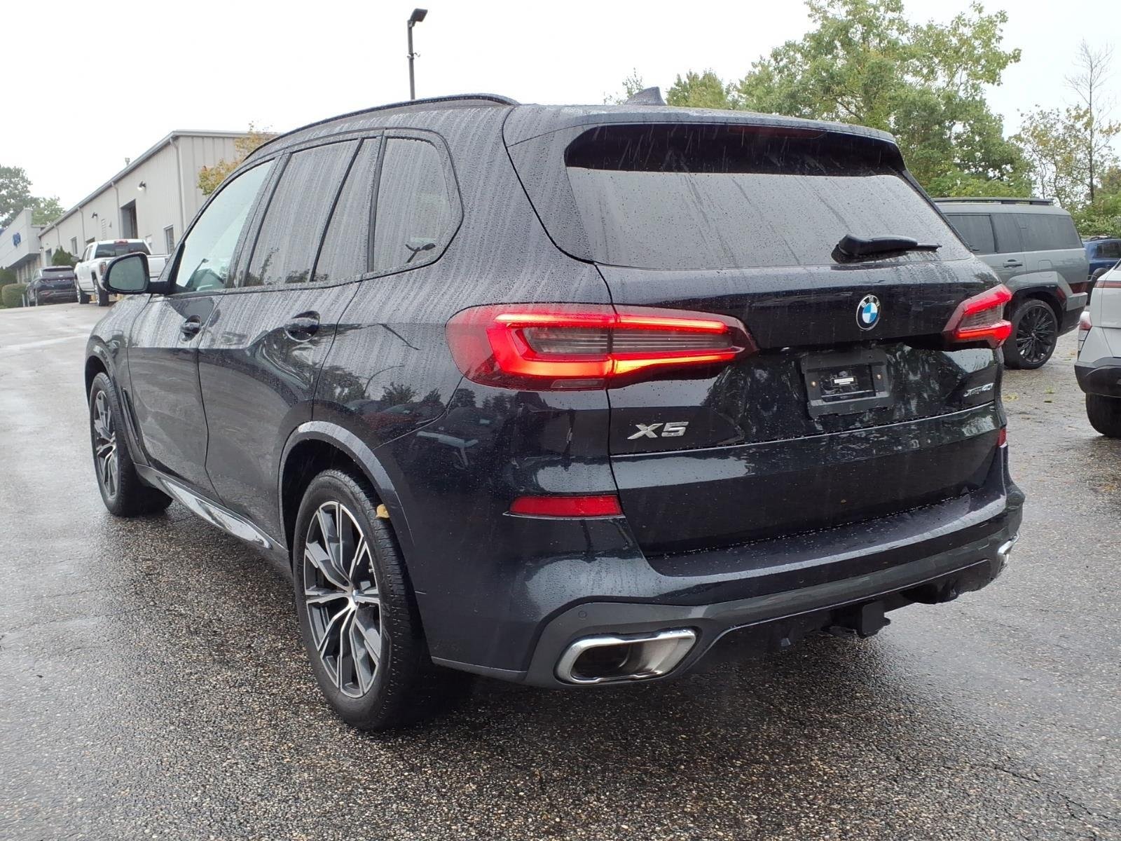 Used 2023 Carbon Black Metallic BMW xDrive40i image 7