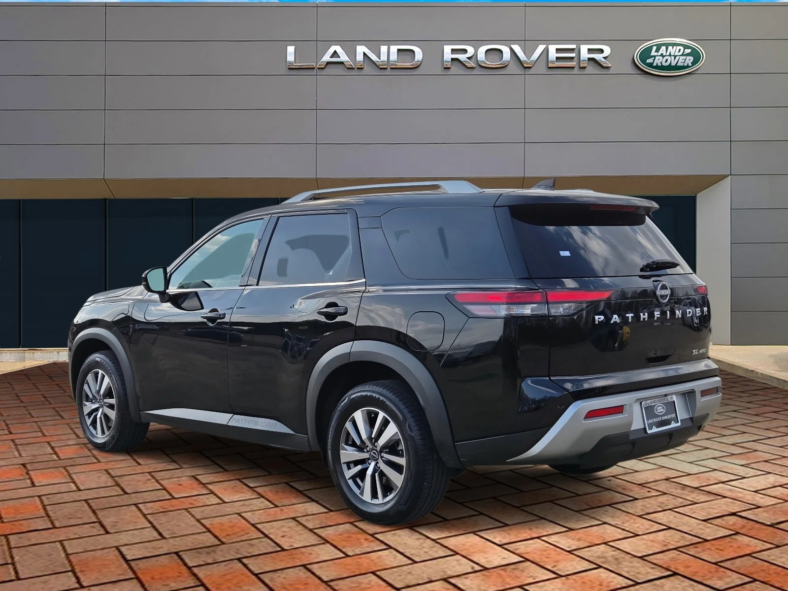 2025 Nissan Pathfinder SL - Photo 6