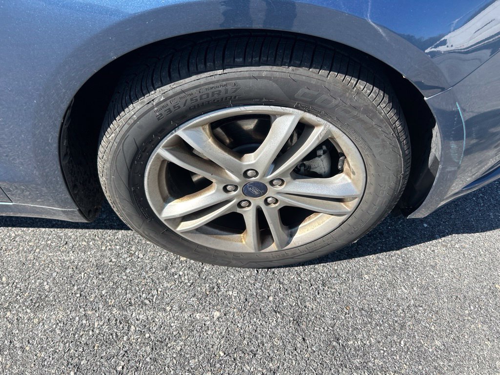 Used 2018 Blue Ford SE image 12