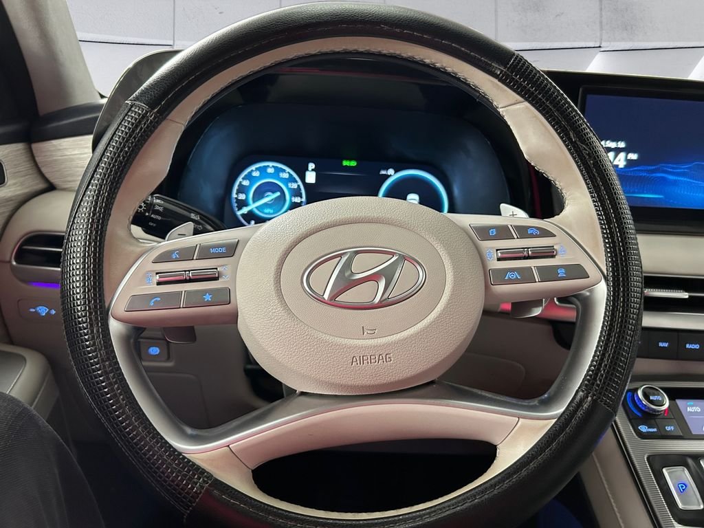 Used 2025 Black Hyundai Calligraphy image 9