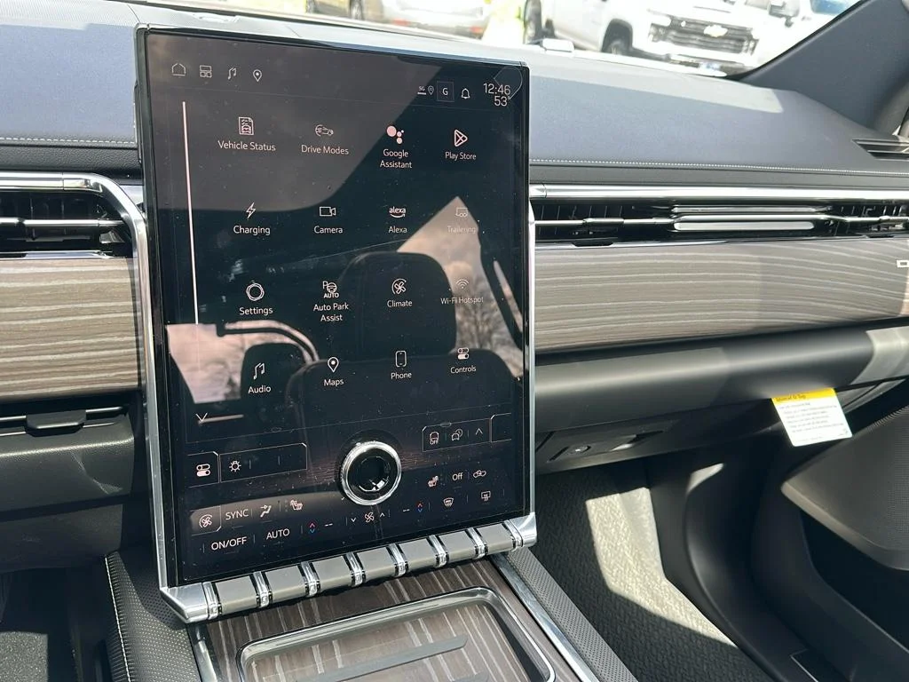 2025 GMC Sierra EV Denali - Photo 20