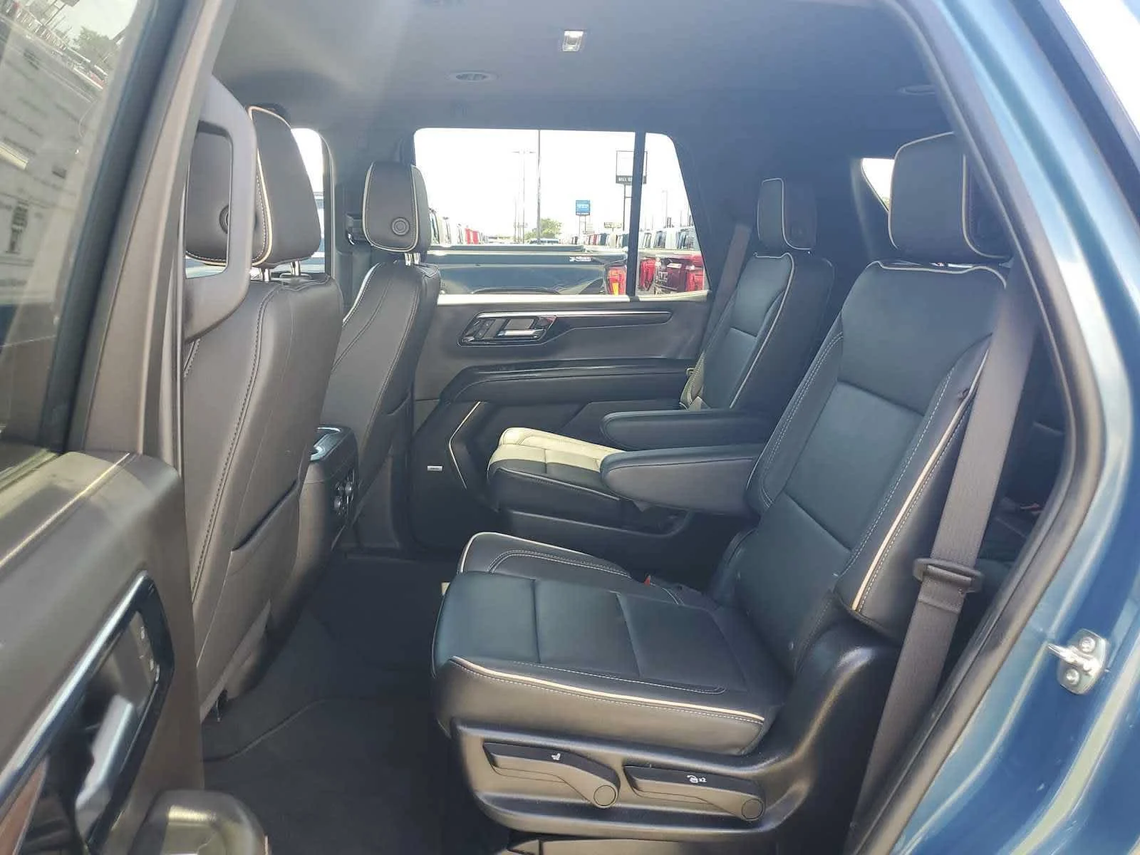 Used 2025 Lakeshore Blue Metallic Chevrolet Premier image 18