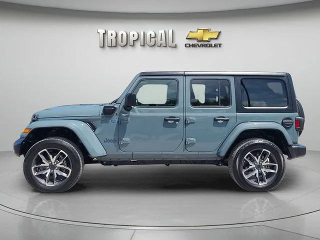 Used 2024 Gray Jeep Sport S image 2