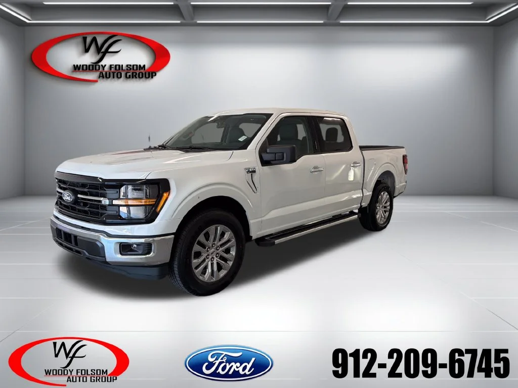 New 2026 Oxford White Ford XLT image 1