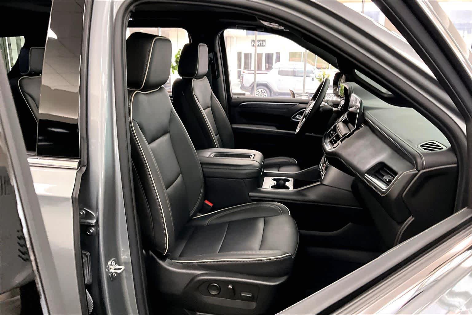 Used 2023 Sterling Metallic GMC SLT image 9