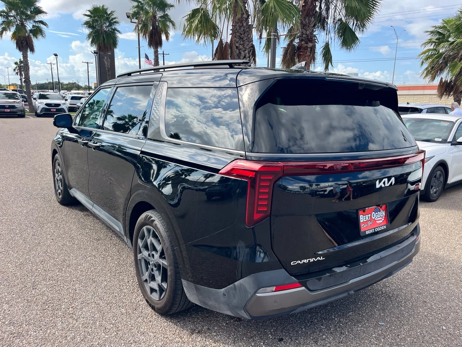 Used 2025 Black Kia SX Prestige image 4