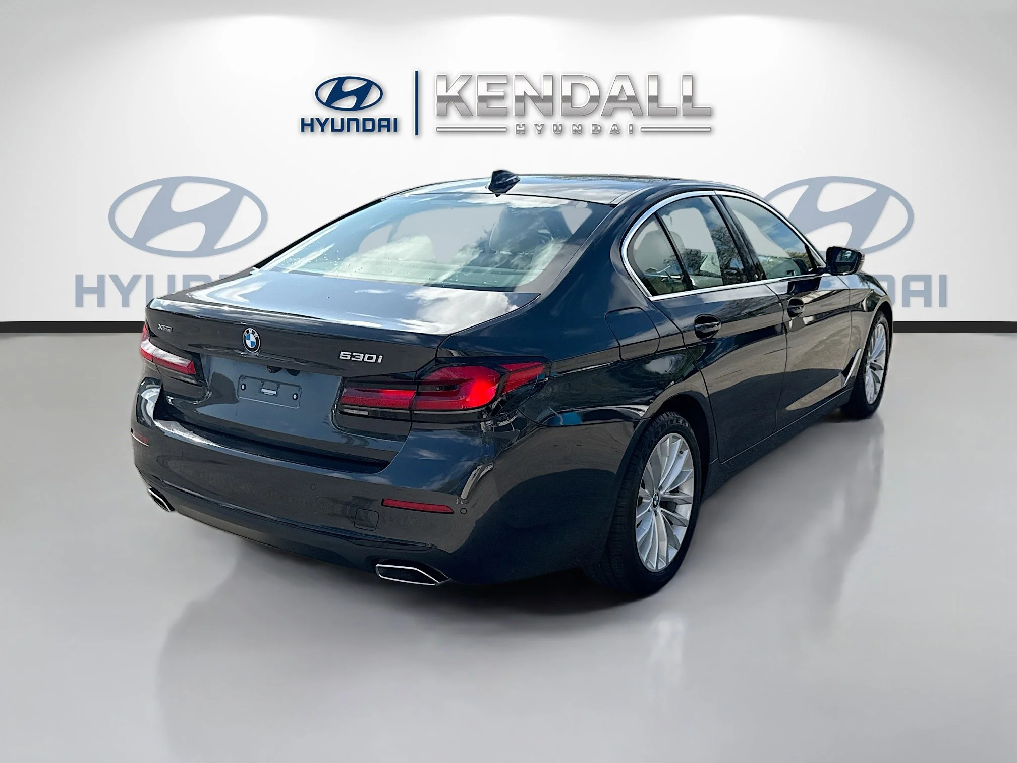 2022 BMW 5 Series 530i - Photo 6