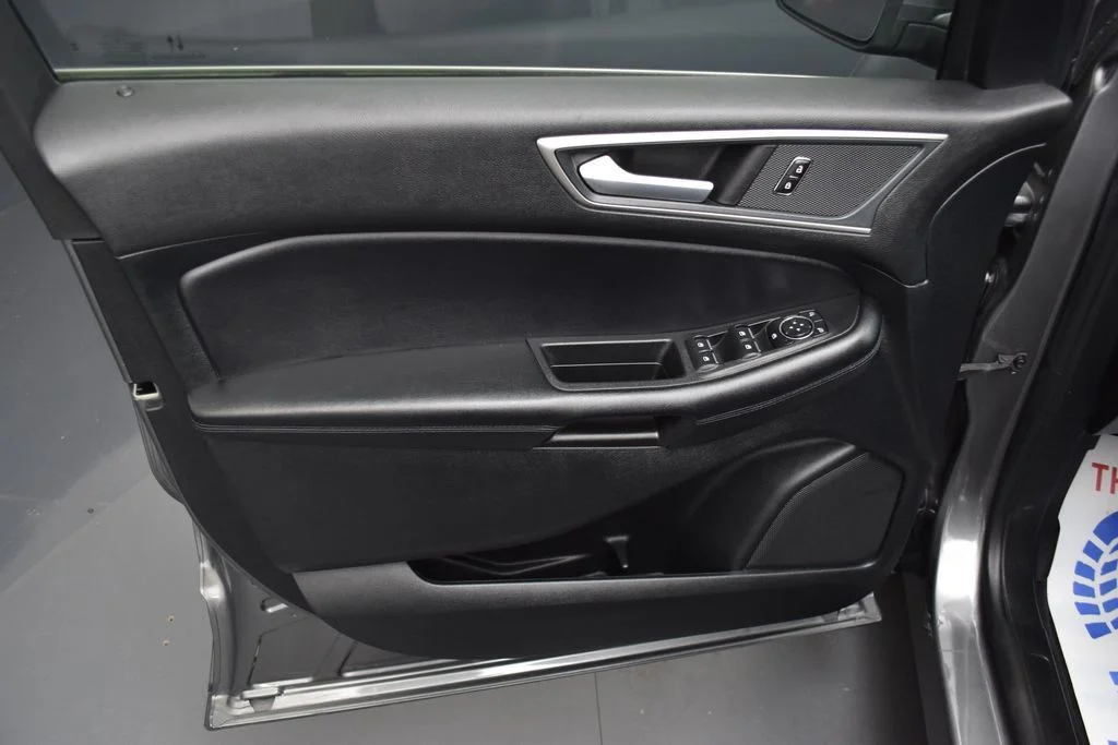 Used 2023 Gray Ford SEL image 17
