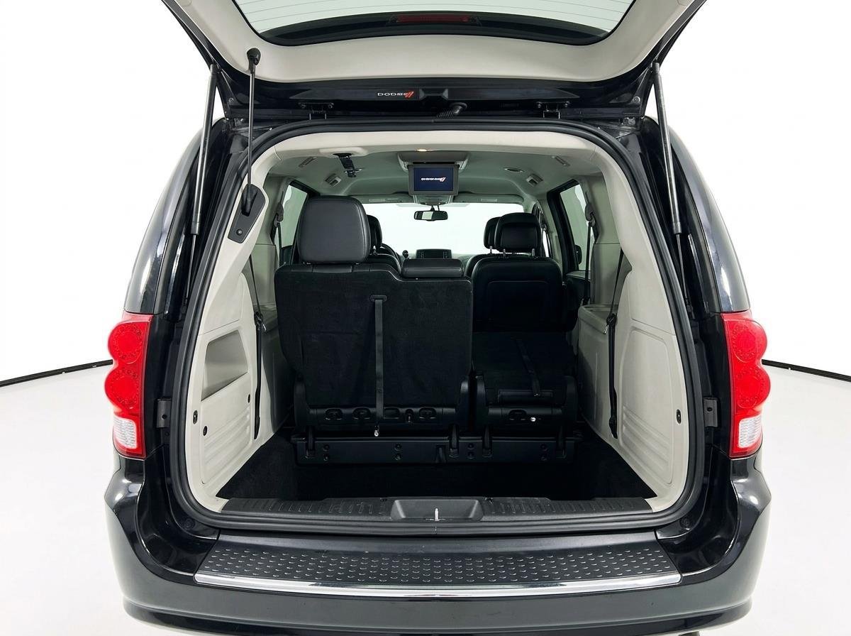 Used 2018 Black Onyx Crystal Pearlcoat Dodge SXT image 8
