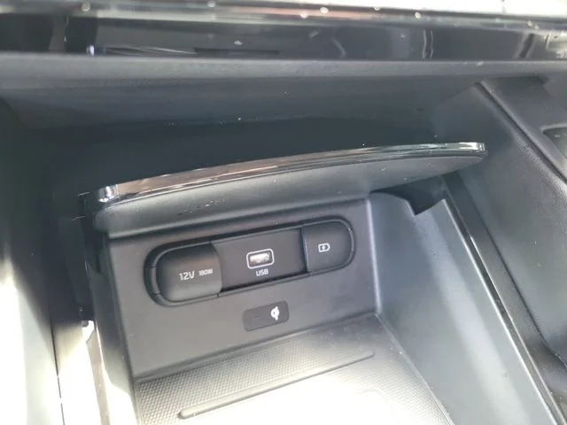 Used 2021 White Kia SX image 24