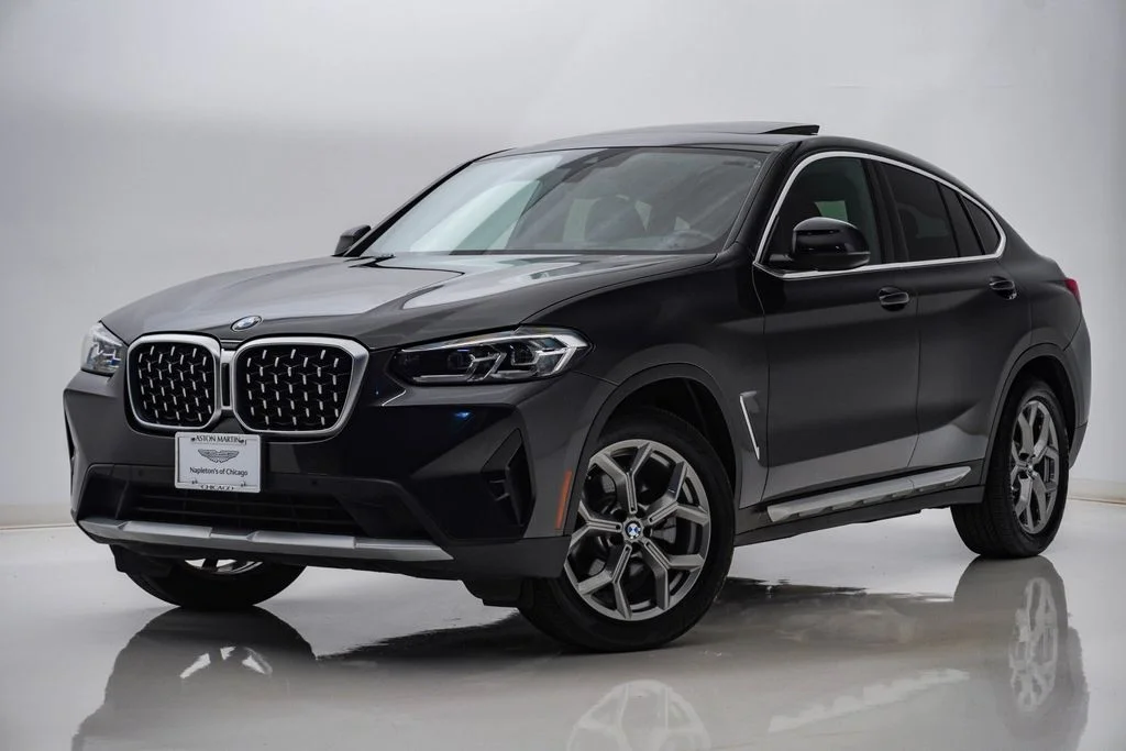 Used 2023 Dark Graphite BMW xDrive30i image 1