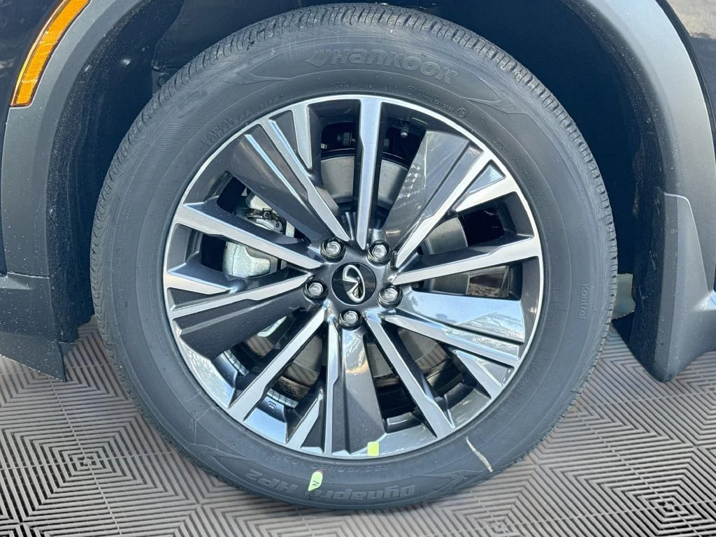 New 2027 Black INFINITI LUXE image 34