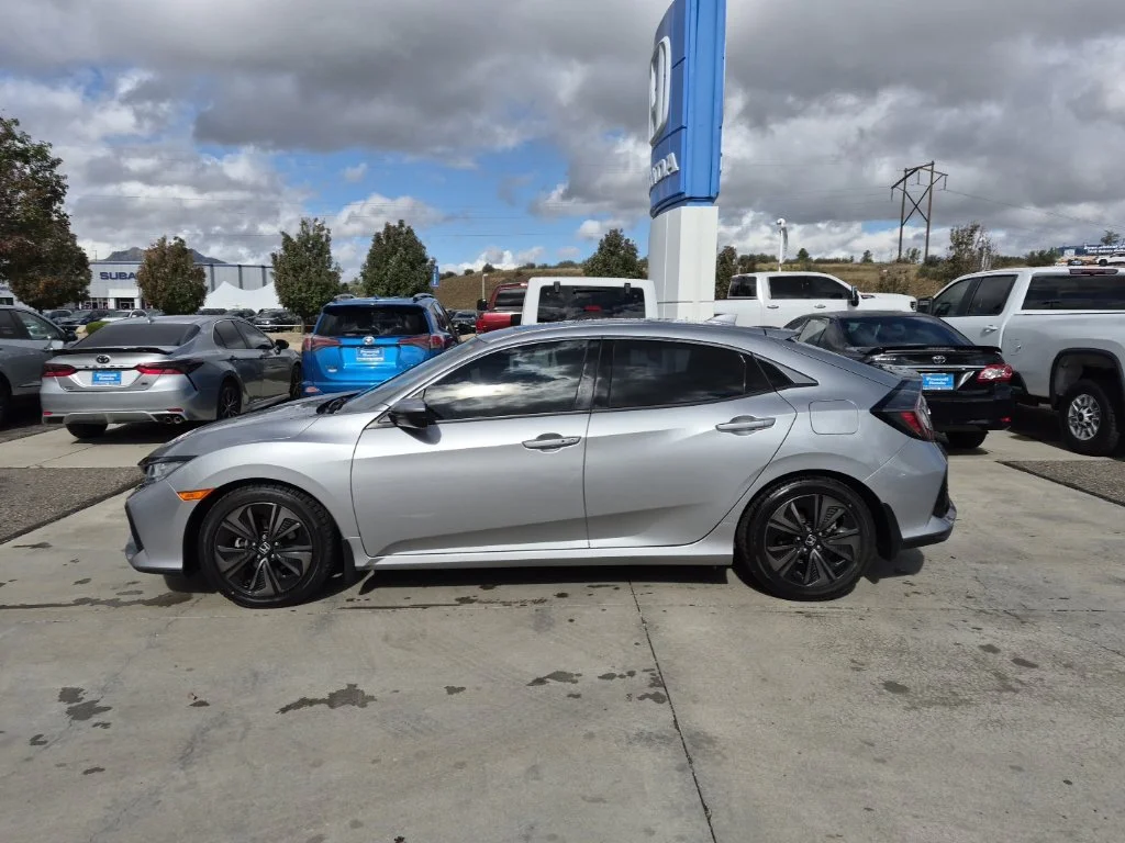 Used 2018 Silver Honda EX image 2