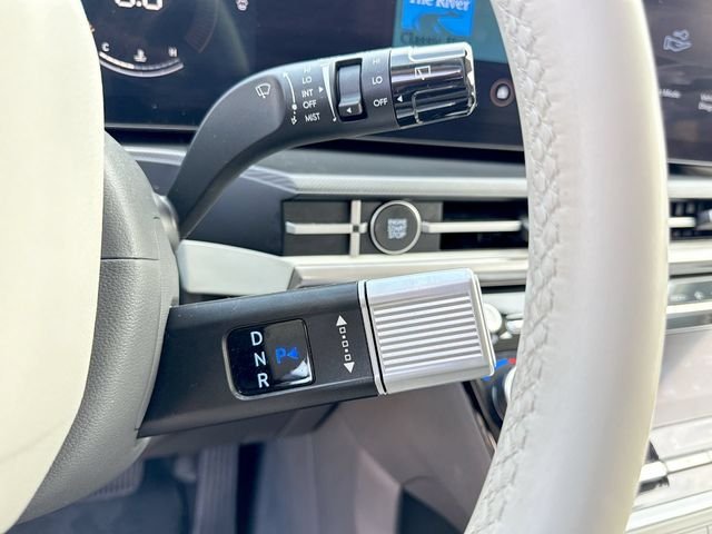 Used 2024 White Hyundai SEL image 20